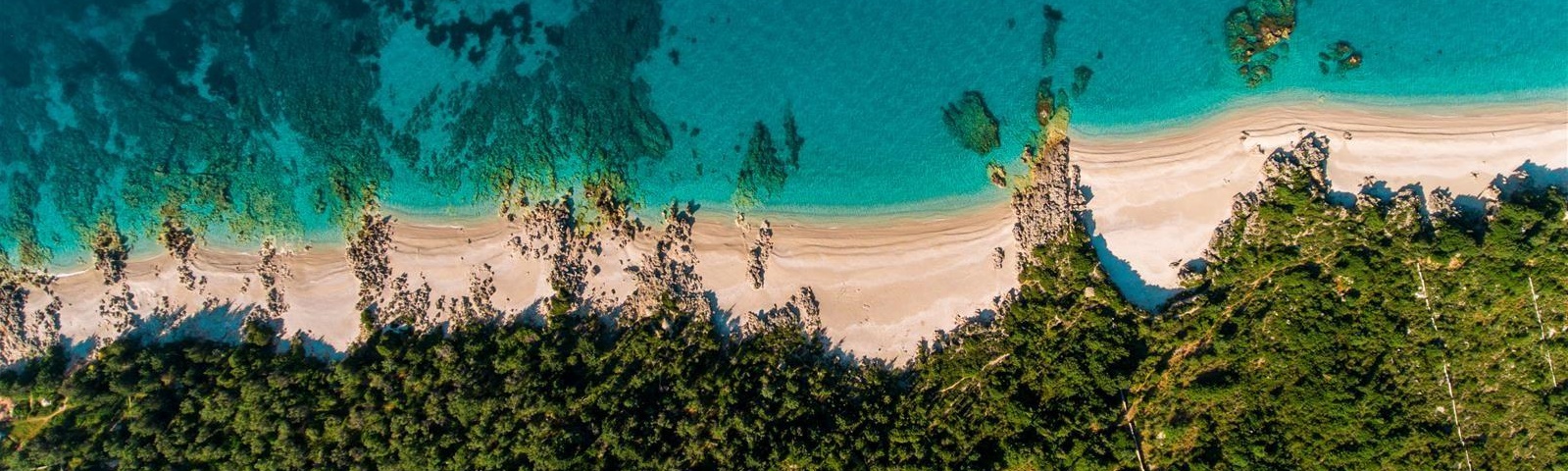 Plazhe si në Karaibe, Shqipëria kthehet në modë për turistët