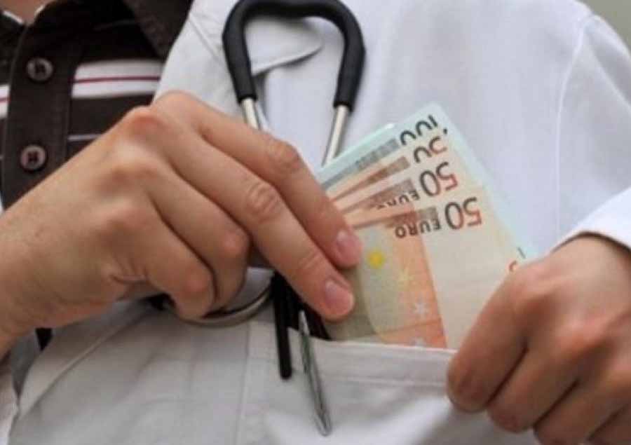 1 mijë euro nën dorë për të bërë rreze pa radhë te QSUT