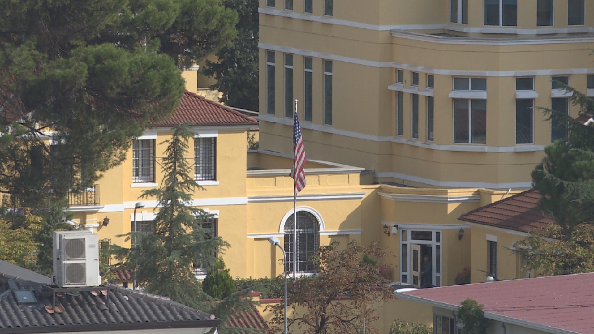 Priten trazira me afrimin e zgjedhjeve? Ambasadat aktivizojnë protokollin e sigurisë për shtetasit e tyre në Shqipëri