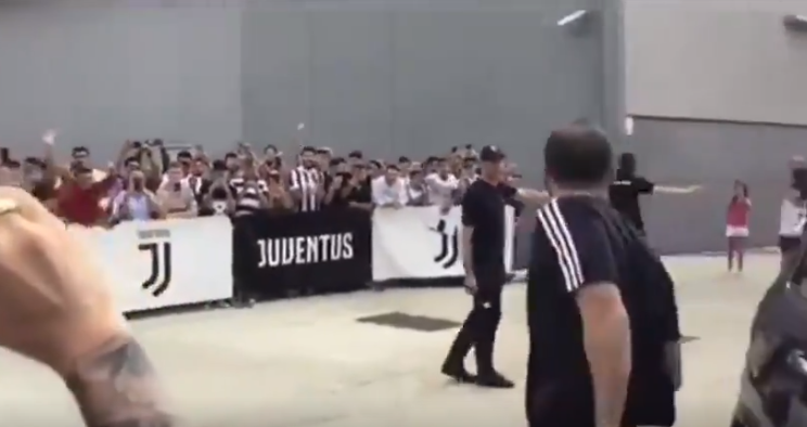 Higuain rikthehet te Juventusi, tifozët e lënë pa fjalë me gjestin e tyre