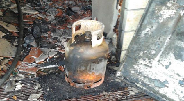 Shpërthen bombula e gazit e merr flakë shtëpia, në gjendje të rëndë gruaja në Selenicë