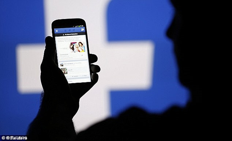 Facebook sërish në telashe, zbulohet sesi na përgjon gjiganti i rrjeteve sociale