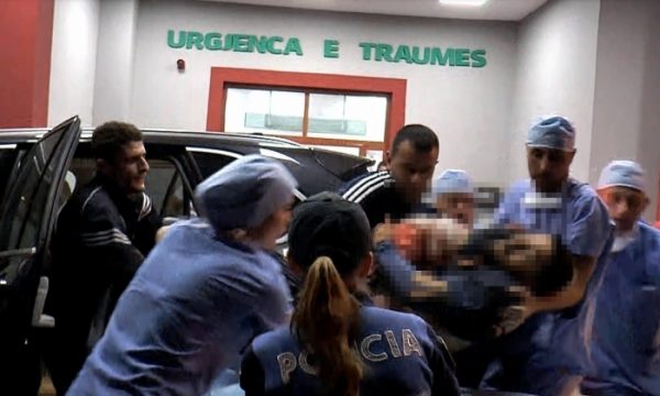Gazetarja rrëfen tmerrin: Prisnim kryeministrin, isha në spital kur mbërriti i plagosur i forti i Niklës