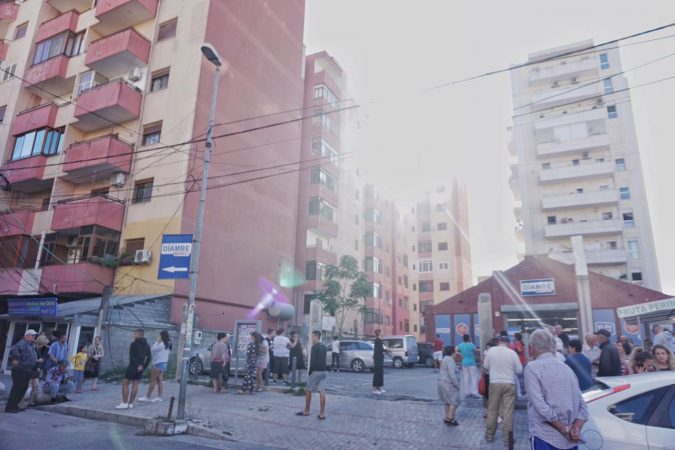Tërmeti i fuqishëm, këtë të hënë nuk ka mësim në Tiranë, Durrës dhe Elbasan