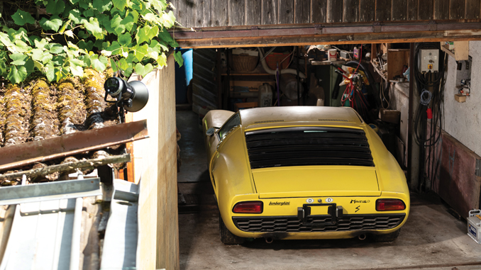 Pas 50 vitesh në garazh, kjo “bishë” e verdhë shitet me një çmim marramendës