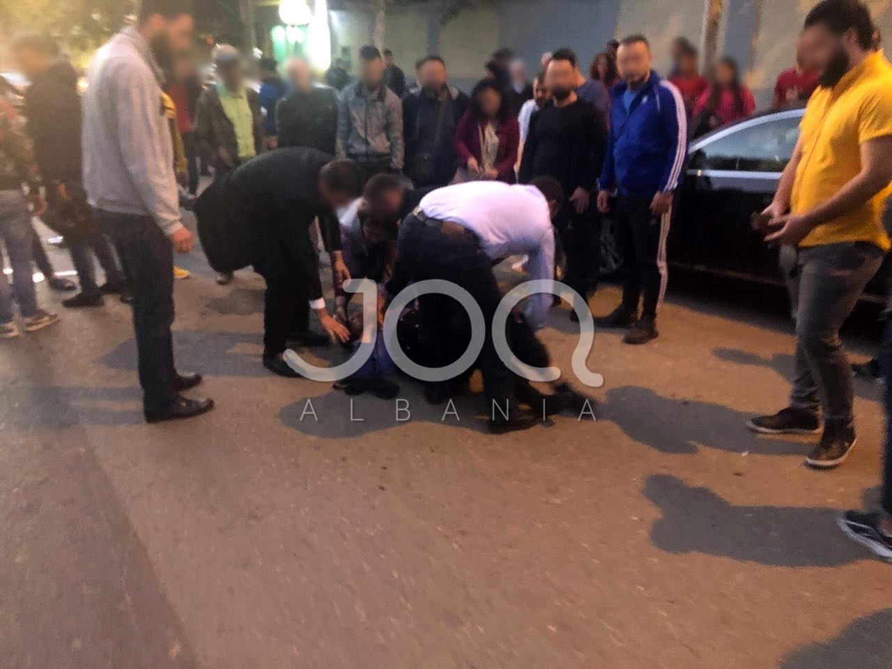 Aksident në Tiranë/ Motoristi merr përpara këmbësorin, plagosen të dy