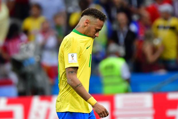 Neymar shkakton sërish panik, del nga fusha vetëm pas 12 minutave lojë