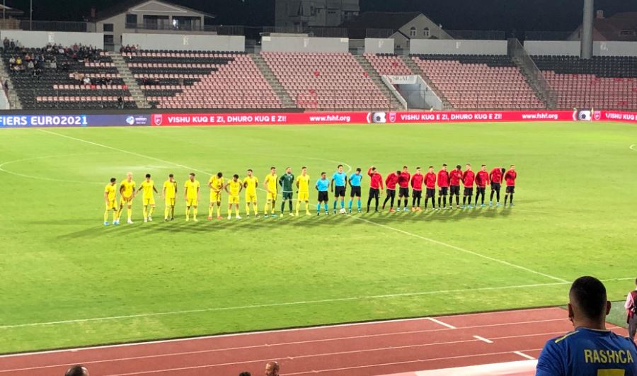 Momenti i veçantë, ja çfarë bënë lojtarët e Kosovës gjatë himnit kuqezi