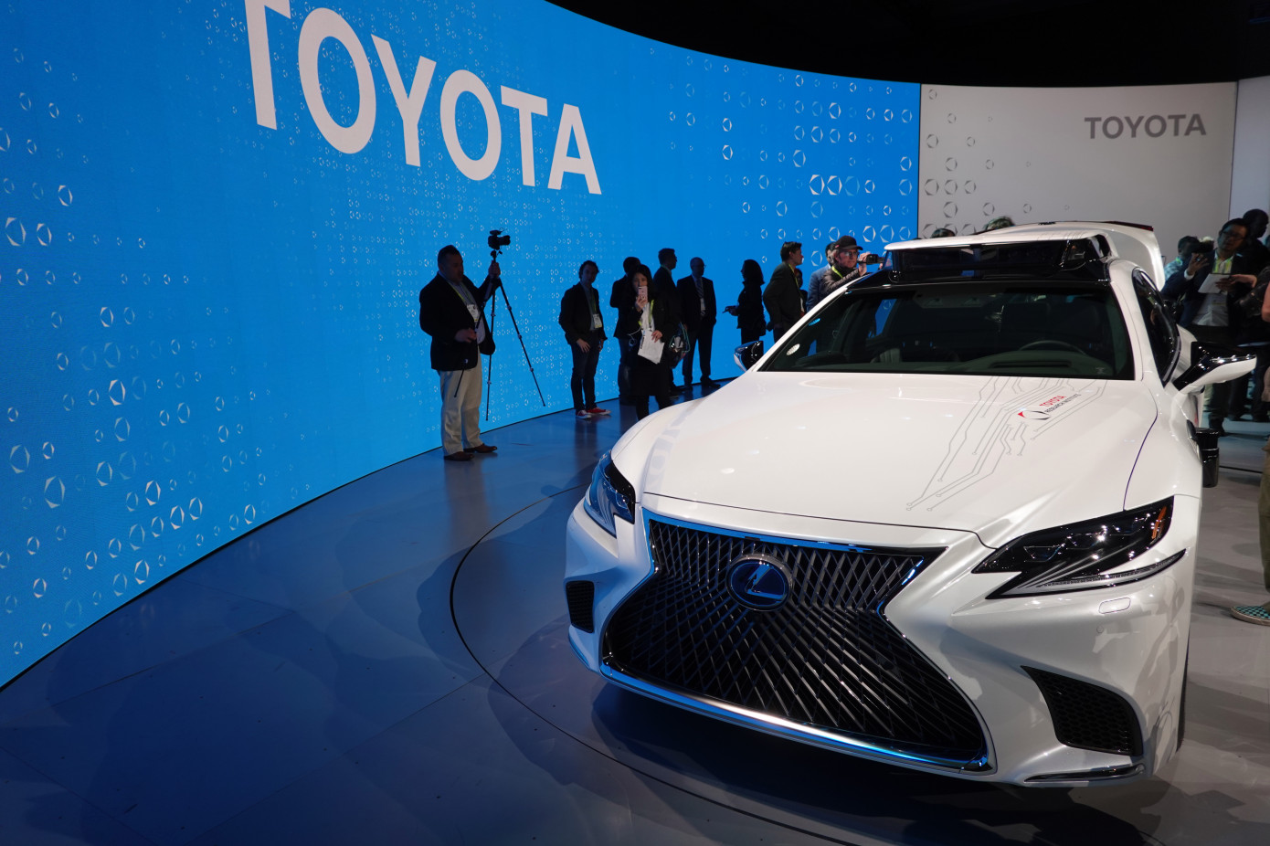 Toyota, GM, Nvidia, Bosch dhe të tjerë ,një shoqëri e re autonome e teknologjisë së ngarjes