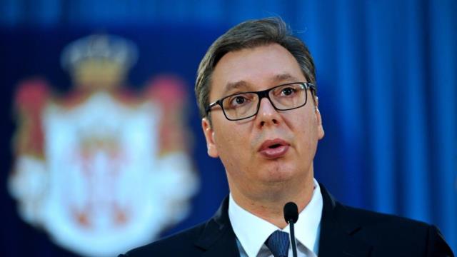 BE dënon mohimin e Masakrës së Reçakut nga Aleksandër Vuçiqi