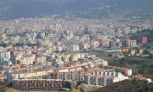 Braktisin fshatin për qytetin, 60% e shqiptarëve jetojnë në zonat urbane