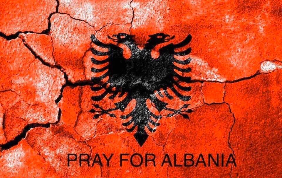 Nga Cana, te Xhaka e Shaqiri/ Futbollistët solidarizohen të gjithë me situatën e rëndë në Shqipëri