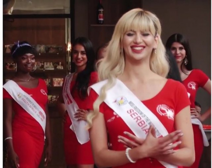 ‘Miss Serbia’ bën gjestin emocionues për Shqipërinë, preket nga tërmeti dhe niset drejt Tiranës