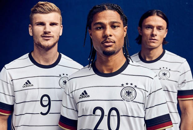 Gafa e madhe e Gjermanisë, stampon gabim emrat e lojtarëve në fanellat e reja