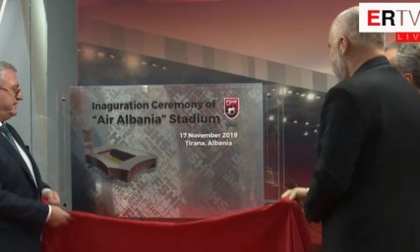 “Air Albania” nuk di anglisht, ja gafa që na turpëroi para Presidentit të UEFA-s