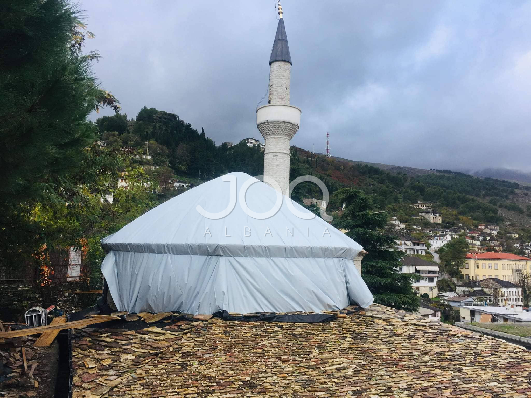Denoncimi/ “Krimi i madh që po i bëhet xhamisë 400-vjeçare në Gjirokastër, si u vodhën fondet për rikonstruksionin e saj”