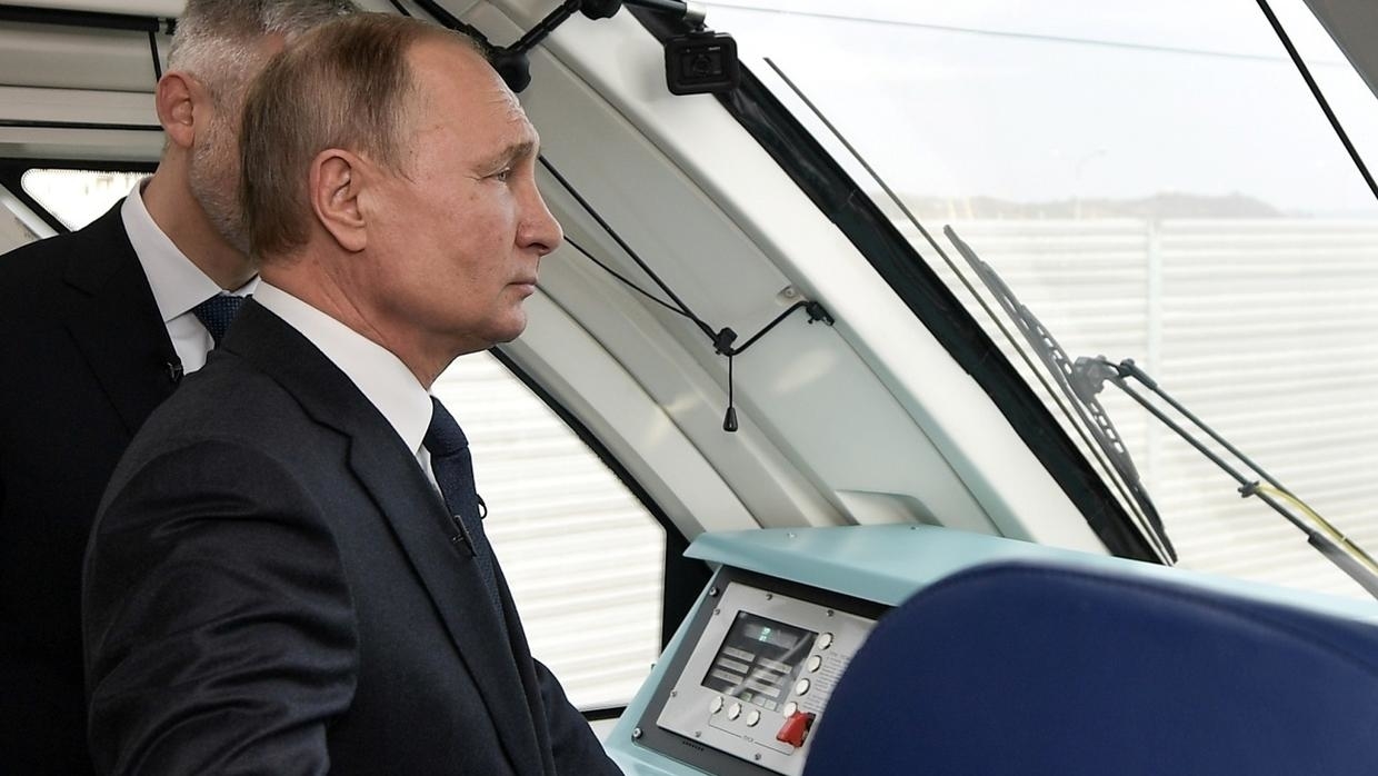Vladimir Putin inaguron urën më të gjatë në Europë