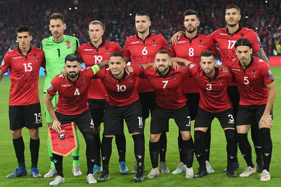 E bujshme/ Interi dhe Juventusi interesohen për futbollistin e kombëtares shqiptare