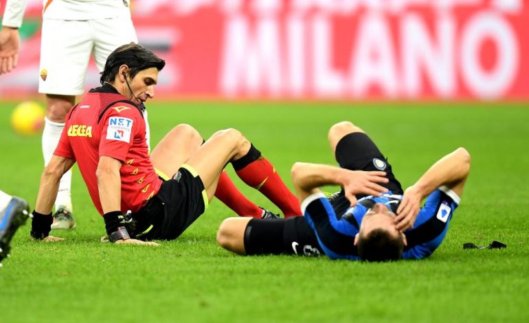 Mbrojtësi i Interit plas në tokë arbitrin, ja incidenti që ndodhi në ndeshjen ndaj Romës