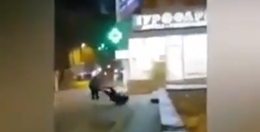 Dhunë rrugëve të Shkupit: “Kujt i bëhesh mafiash” (VIDEO)