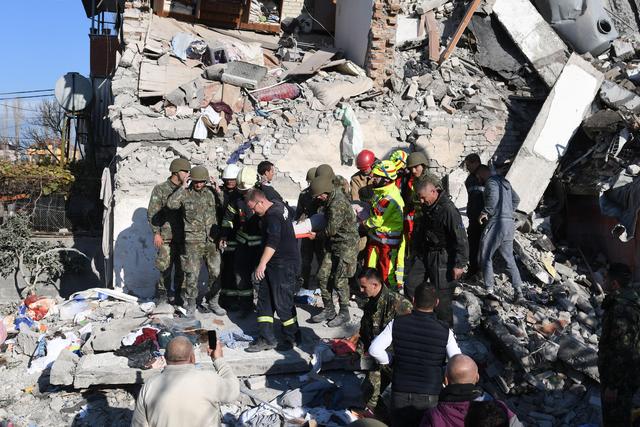 Qeveria braktis të prekurit nga tërmeti, zv.ministrja: Hotelet duhet të boshatisen deri më 3 janar