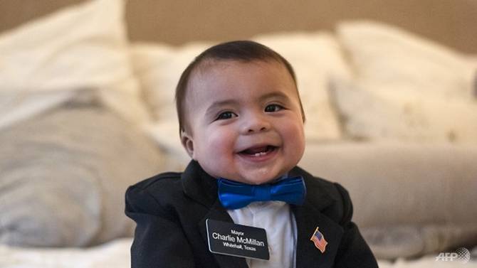 Bebi 7 muajsh bëhet kryetar bashkie, motoja e tij është kundër abortit
