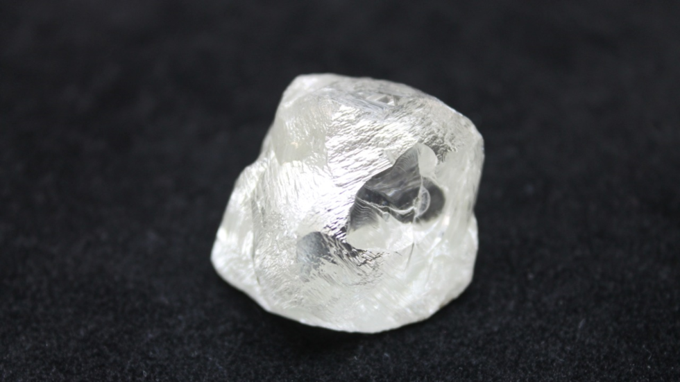 Mrekulli e natyrës, zbulohet diamanti 190 karat në prag të fundvitit