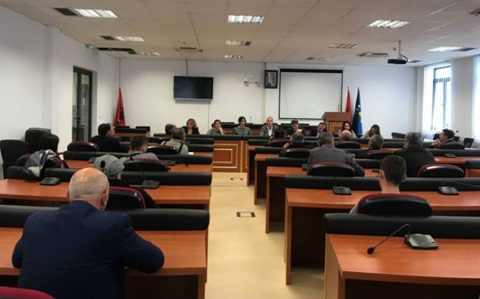 Serbi që akuzohet për krime lufte, deklarohet i pafajshëm para gjykatës në Kosovë