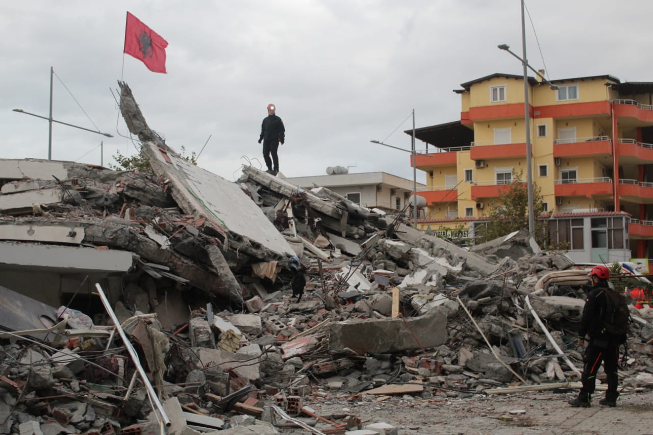 Solidaritet i rrallë/ Zvicra deri me tani ka dhuruar më shumë se 1 milion euro për të prekurit nga tërmeti