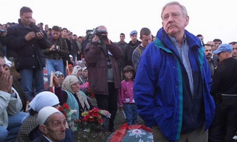 Vuçiq tha se “masakra e Reçakut ishte trillim”, vijnë reagime të ashpra nga Kosova