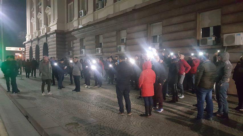 Tubimi te Kryeministria, qytetari tregon ‘sekretin’ se si t’i bëjmë shqiptarët që të dalin në protestë