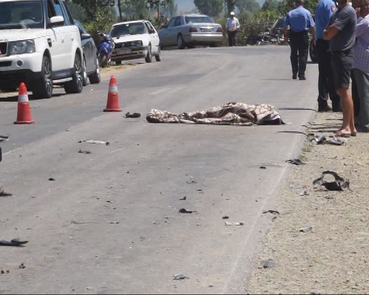 Aksident në Tetovë, makina përplas një 17 vjeçare