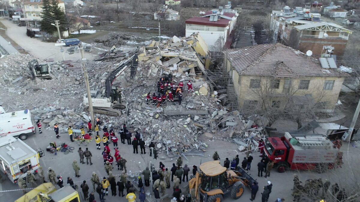 A ka shqiptarë të prekur nga tërmeti në Turqi? Ambasada në Ankara jep njoftimin e rëndësishëm