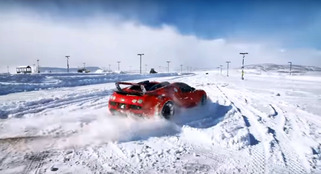 “Bugatti” shfaqet si “bishë” madhështore në mes të dëborës, thjesht i paparë