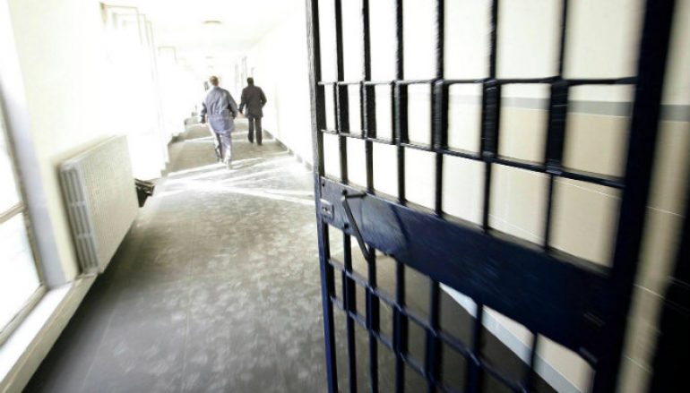 Iu fut rrugës së krimit për të mbijetuar, sot vuan dënimin në burgun e Rrogozhinës: S’japin asgjë gjë se kërkojnë lekë