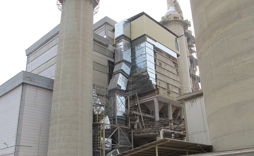 Një punëtor nga Shqipëria vdes në Kosovë, ra nga 40 metra lartësi në fabrikën e çimentos