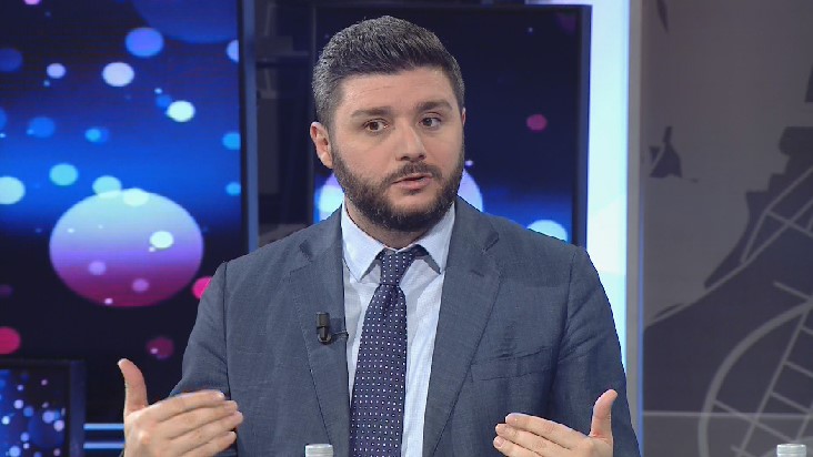 Bledian Koka: Për Edi Ramën edhe sikur modelin e zgjedhjes së Papës të vendosësh, ai po njësoj kardinalet e krimit do të garojë