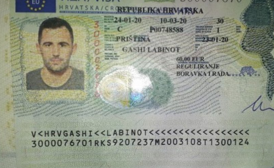 I riu nga Kosova largohet për në mërgim, u lë një porosi politikanëve: Do t’ju zë gjaku i dëshmorëve