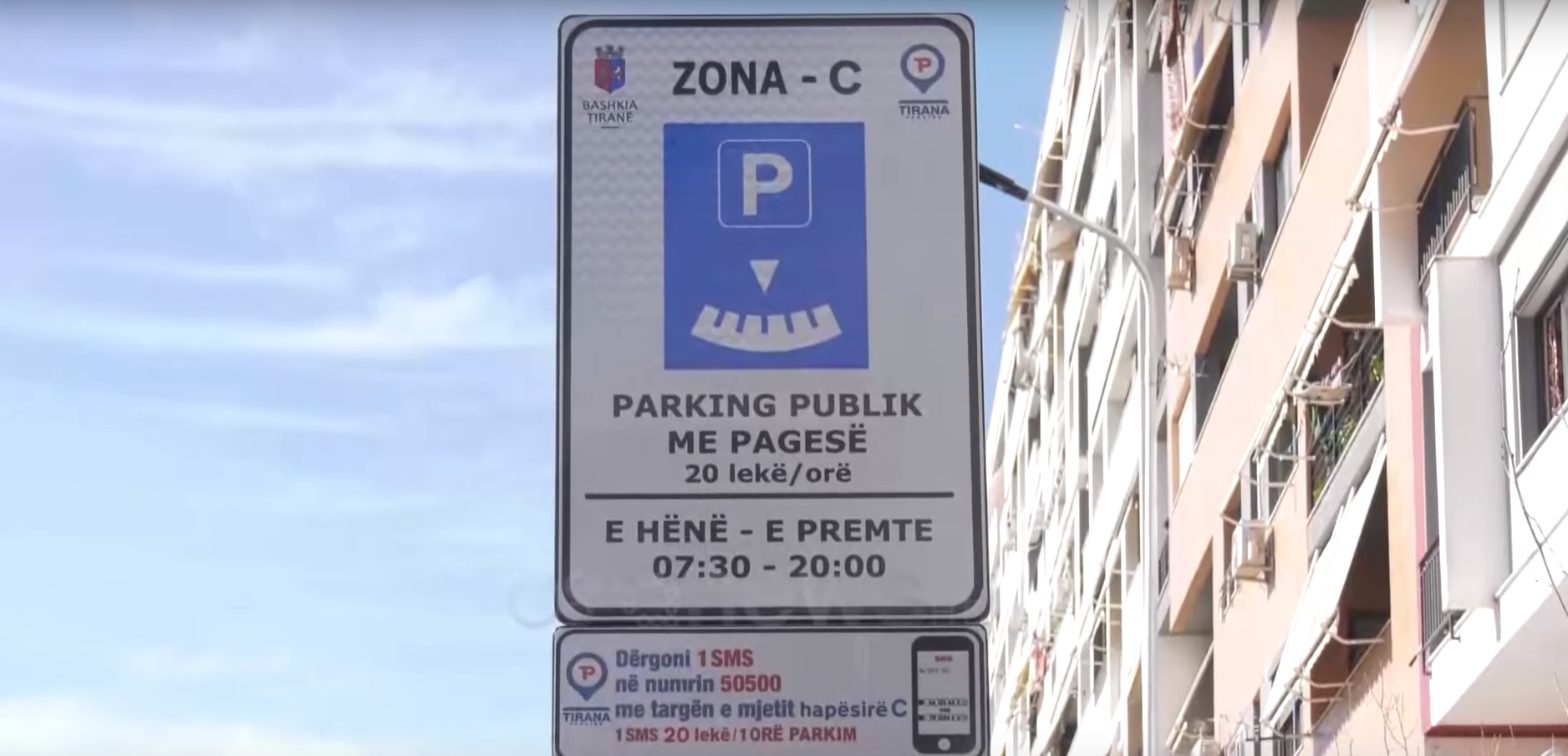 Parkimi me pagesë edhe në periferi të Tiranës, banorët kundër: Është e padrejtë, Veliaj do lekë kudo!