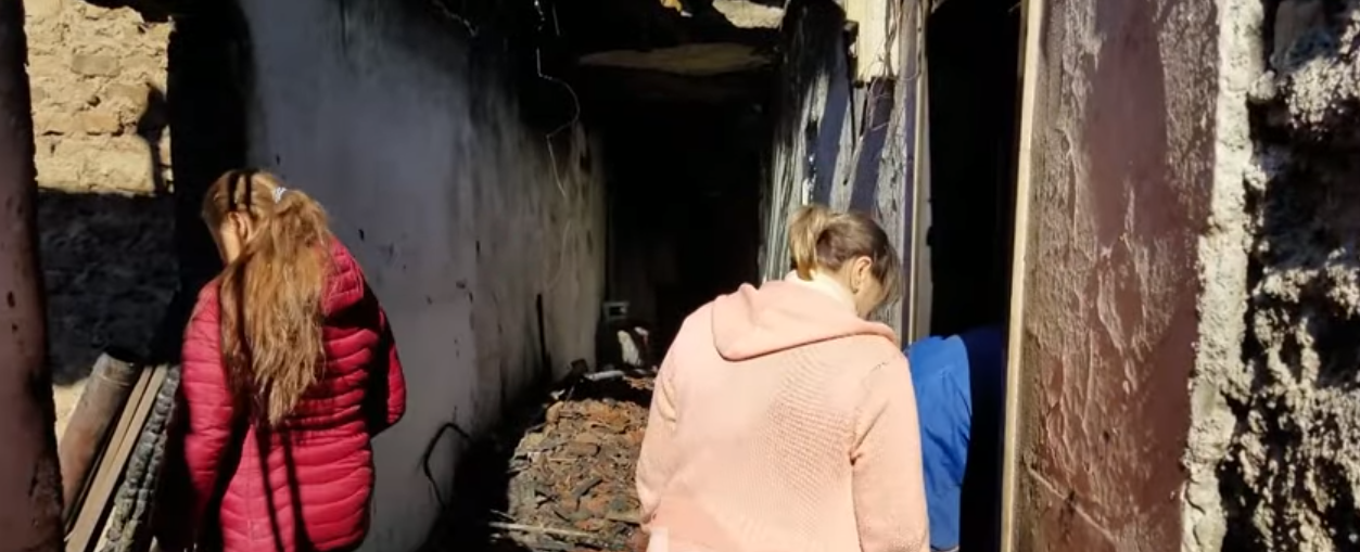 Zjarri i madh në Shkodër lë 20 familje pa strehë, banorët: Dje ishte policia, sot nuk erdhi kush