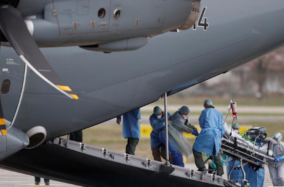 Francë/ Trena të shpejtë dhe aeroplan ushtarak në ndihmë të transportit të pacientëve të infektuar