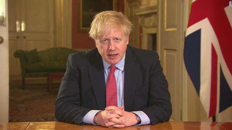 Ekspertët kritikojnë ashpër Boris Johnson: Mungesa e masave në kohën e duhur, rriti përhapjen e pandemisë