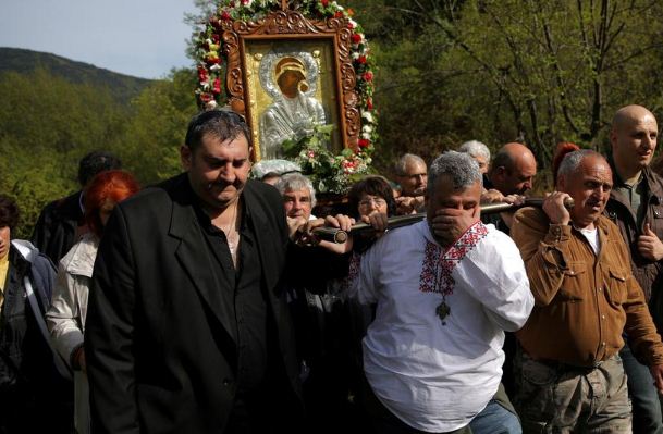 Bullgaria vendos të hapë institucionet fetare përgjatë Pashkëve