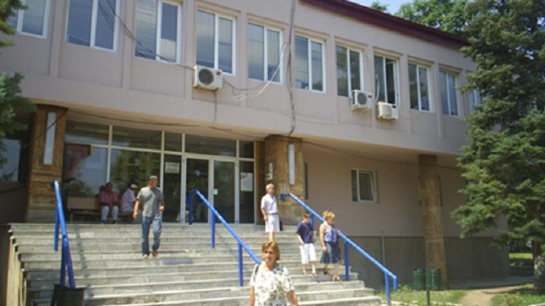 Drejtoresha e spitalit të Kumanovës infektohet nga Kovid-19