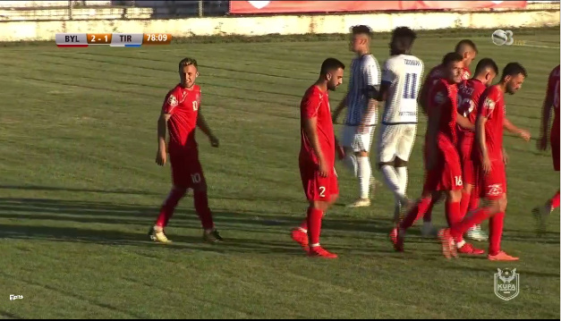 Teatër në futbollin shqiptar, Tirana i hap portën Bylisit