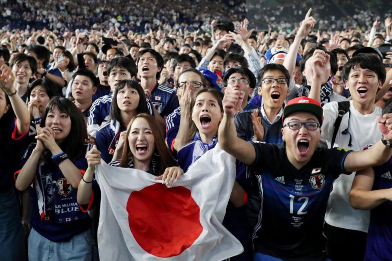Edhe Japonia rikthen tifozët në stadiume