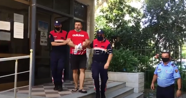 Ky është 47-vjeçari që hodhi gruan nga ballkoni, flet në gjykatë: Shpifje, u hodh vetë!