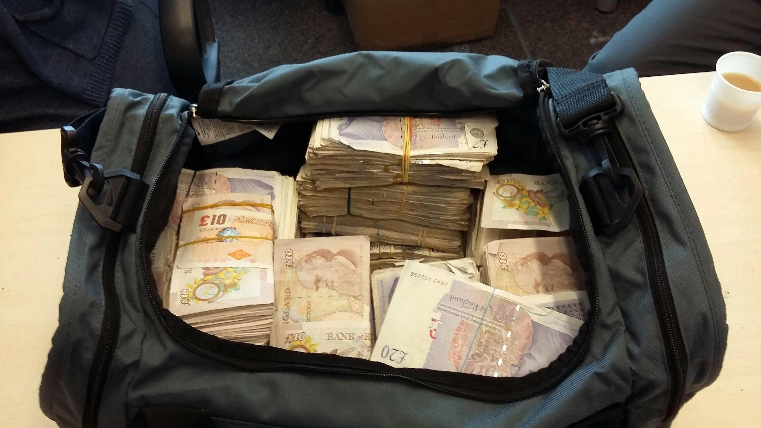 Shqiptari vjen nga Anglia plot para, policia i sekuestron 42 mijë paund