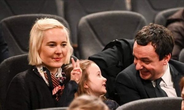 Gruaja e Kurtit, Rita, hulumtuese e terrorizmit dhe radikalizmit