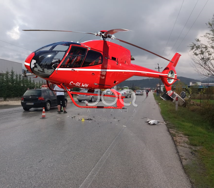 Ambulanca përplaset me ‘BMW X5’/ Plagoset rëndë infermierja, niset me helikopter drejt Traumës